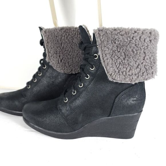 UGG Women's Zea US8 Black Leather Sheepskin Waterproof Wedge Shearling Boots - Picture 2 of 13